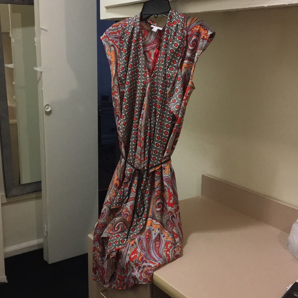 Multidesigned dress with optional thin black belt